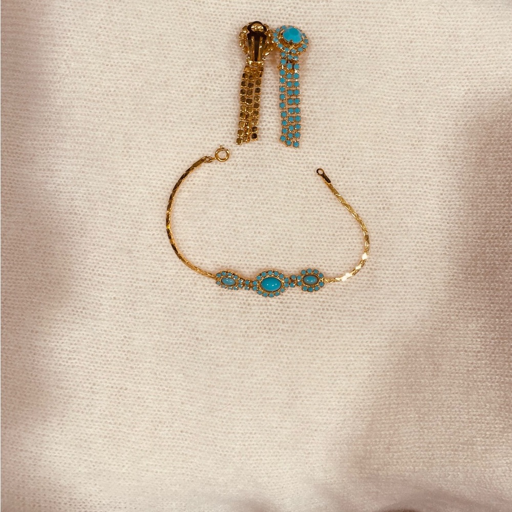 Elegant Gold and Turquoise Jewelry Set